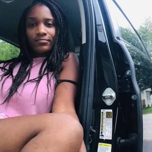 Meet your Posher, Vanessa